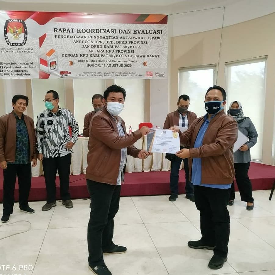 Penghargaan SIMPAW dari KPU Provinsi Jawa Barat